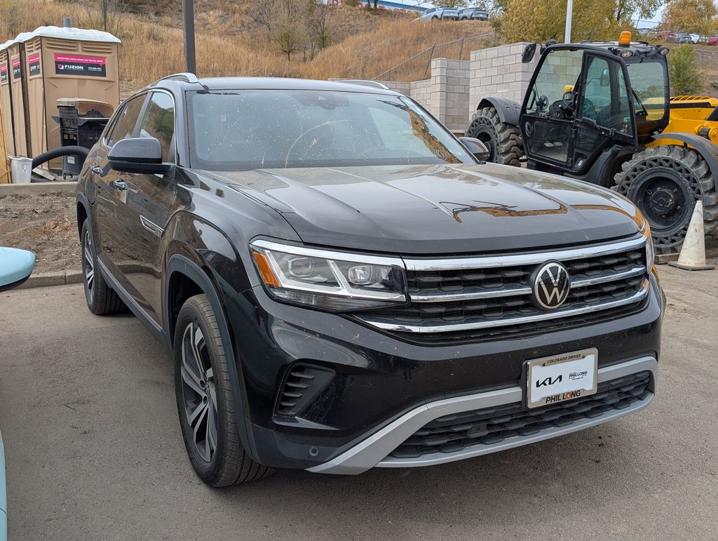 2022 Volkswagen Atlas Cross Sport V6 SEL photo 2