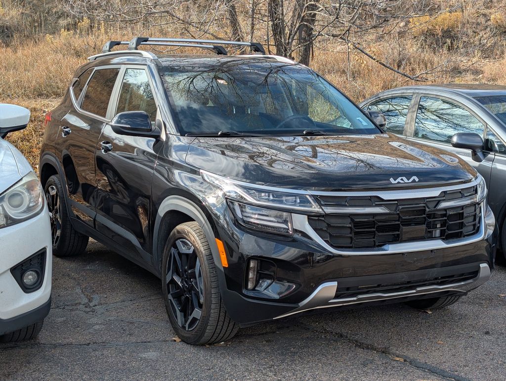 2024 Kia Seltos SX photo 2
