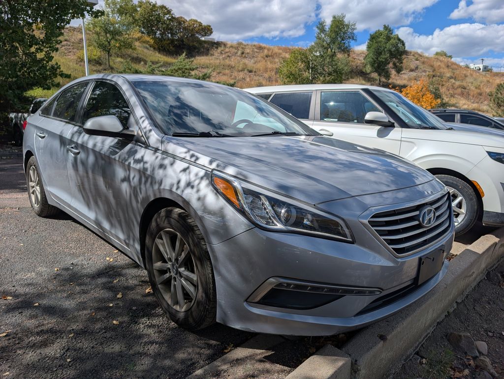 2015 Hyundai Sonata SE photo 3