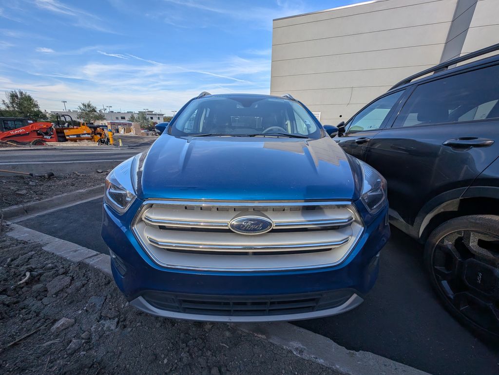 2019 Ford Escape Titanium photo 2