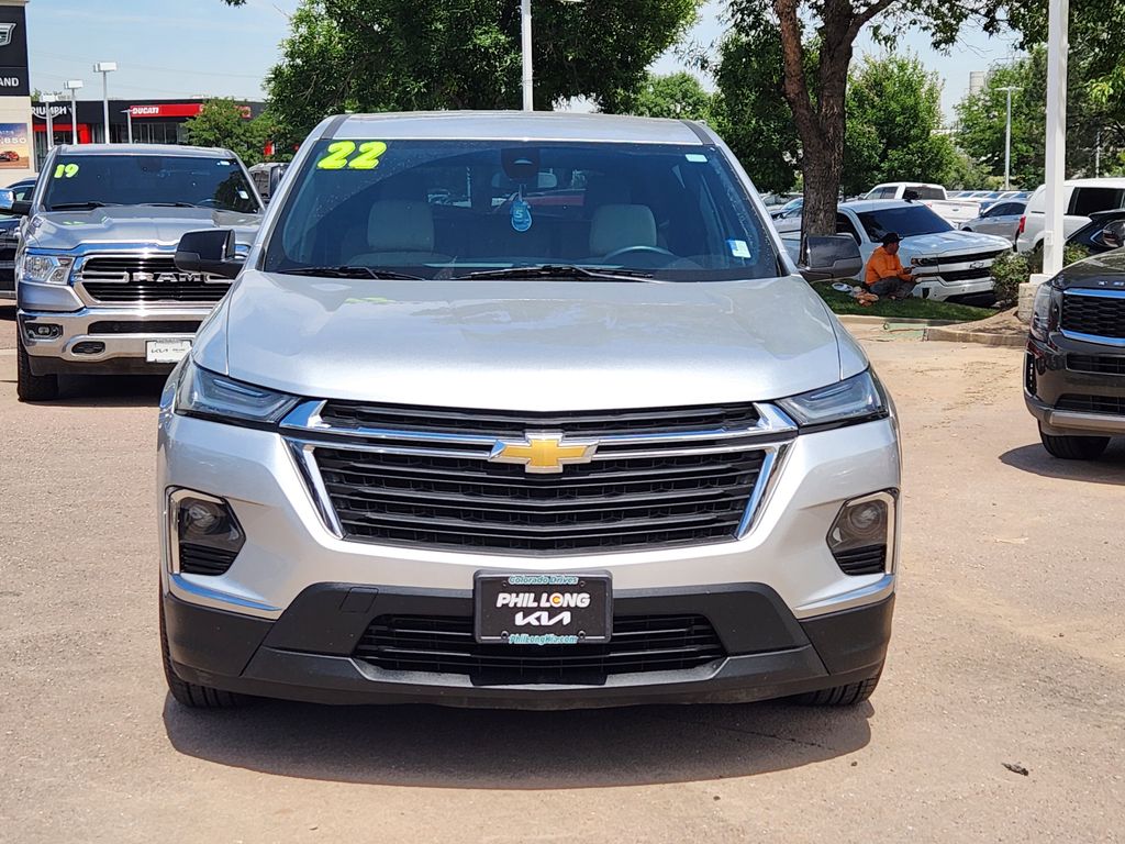 2022 Chevrolet Traverse LS photo 2