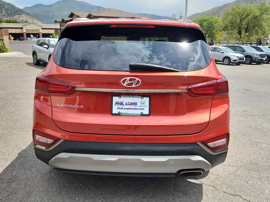 2019 Hyundai Santa Fe SE photo 4