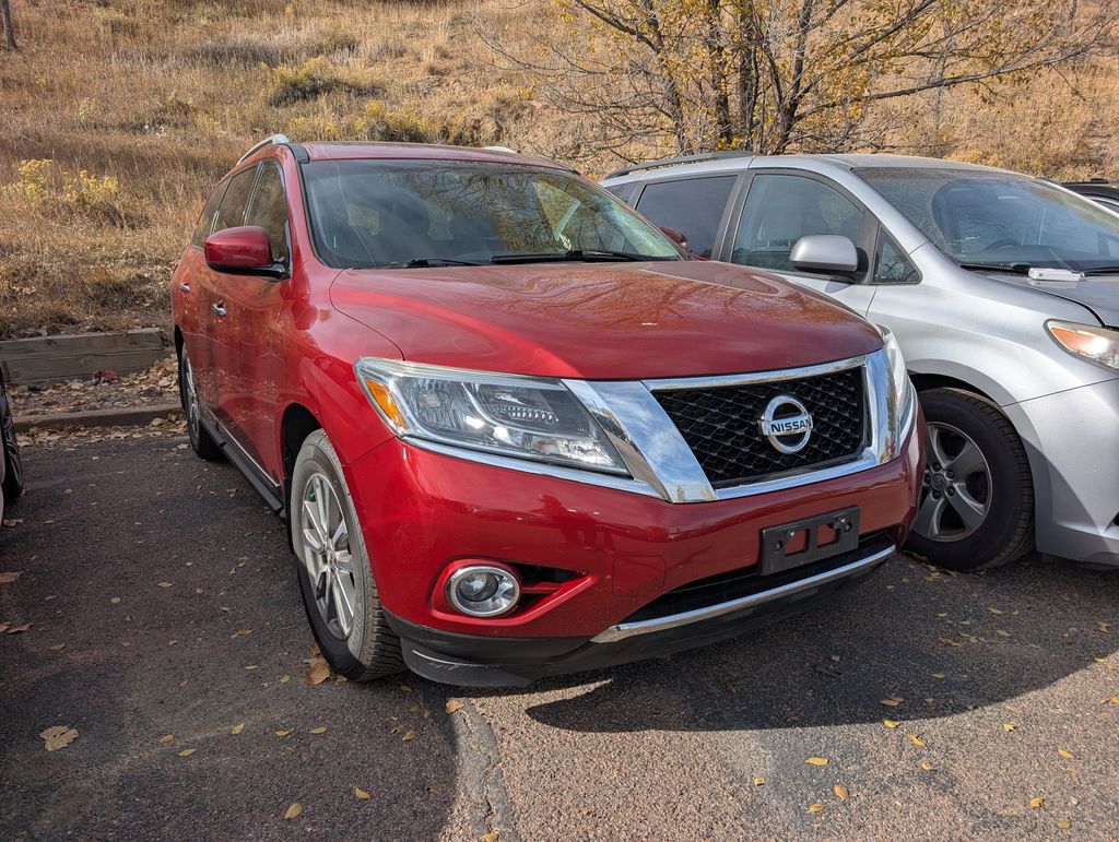 2014 Nissan Pathfinder SL photo 2