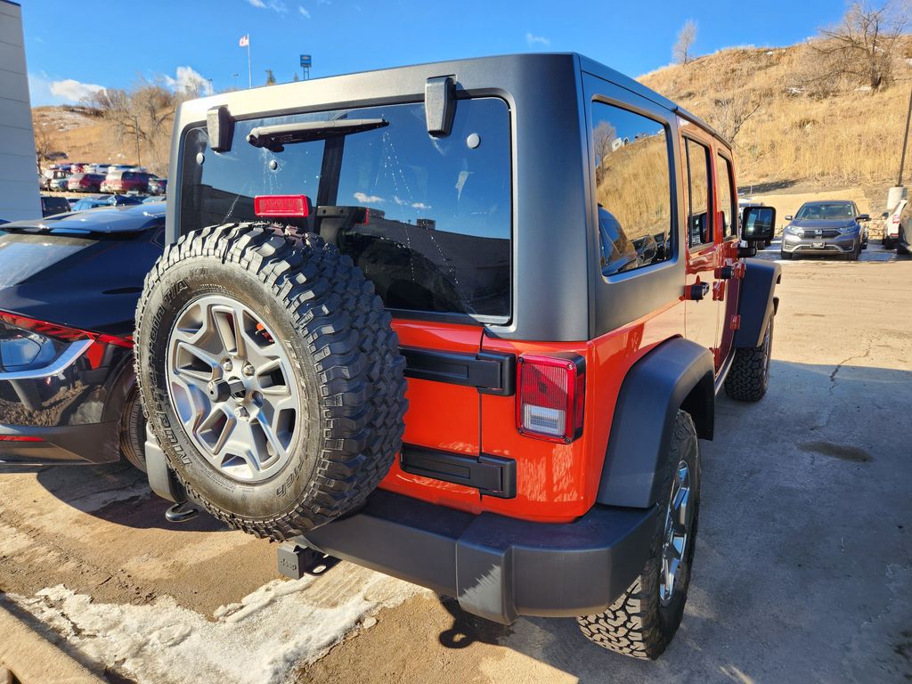 2015 Jeep Wrangler Unlimited Rubicon photo 2