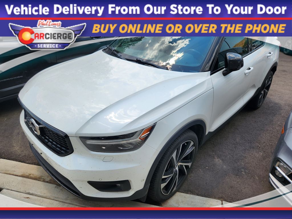2021 Volvo XC40 T5 R-Design AWD's photo