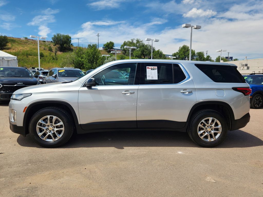 2022 Chevrolet Traverse LS photo 4