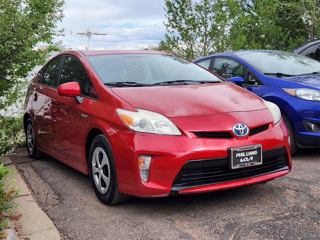 2015 Toyota Prius Three photo 3