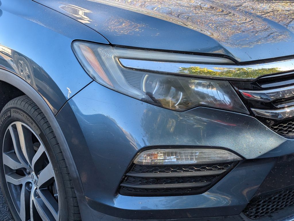 2016 Honda Pilot Elite photo 4
