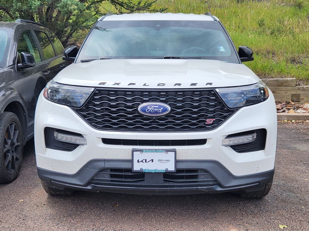 2021 Ford Explorer ST photo 2
