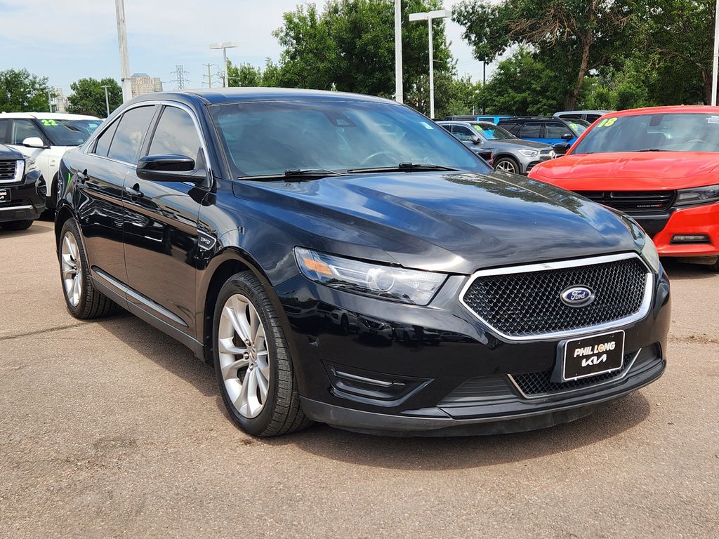 2016 Ford Taurus SHO photo 3
