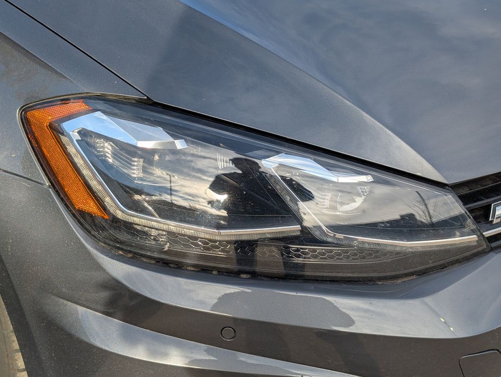 2018 Volkswagen Golf R Base photo 4