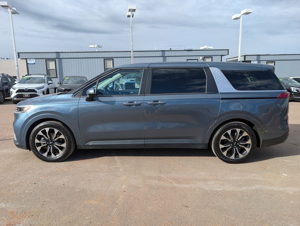 Used 2024 Kia Carnival EX MPV