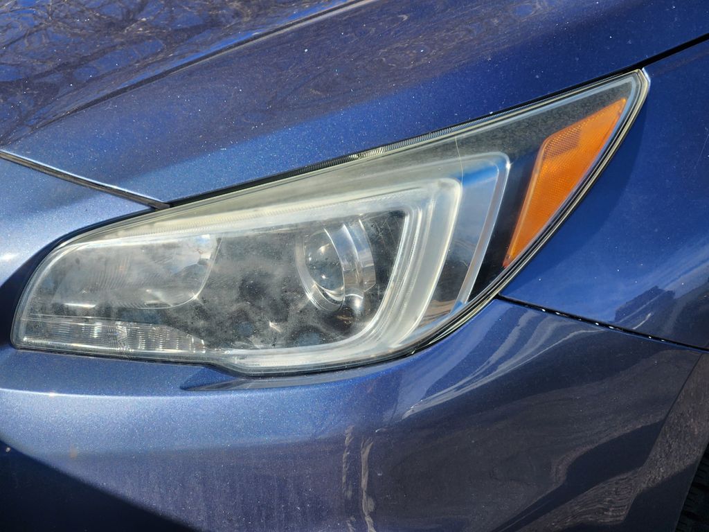 2017 Subaru Outback 2.5i Premium photo 3