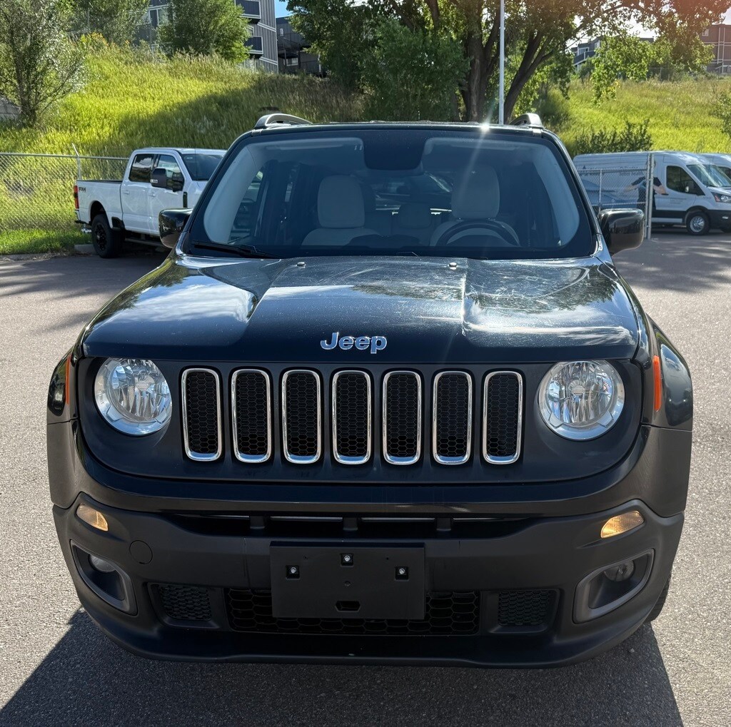 2016 Jeep Renegade Latitude photo 2