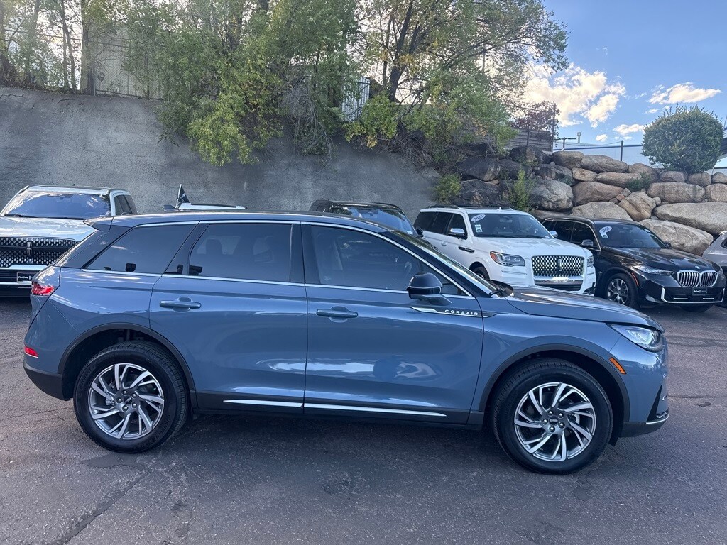 2023 Lincoln Corsair Standard photo 4