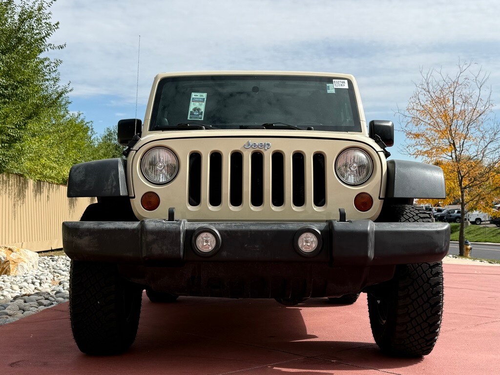 2011 Jeep Wrangler Rubicon photo 2