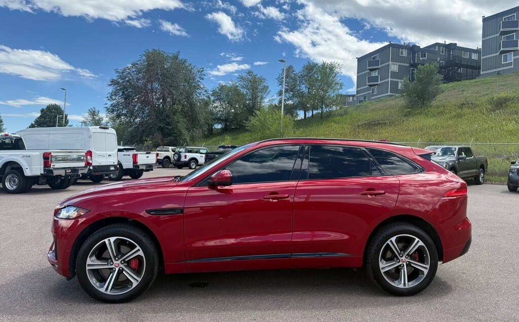 2019 Jaguar F-PACE S photo 4