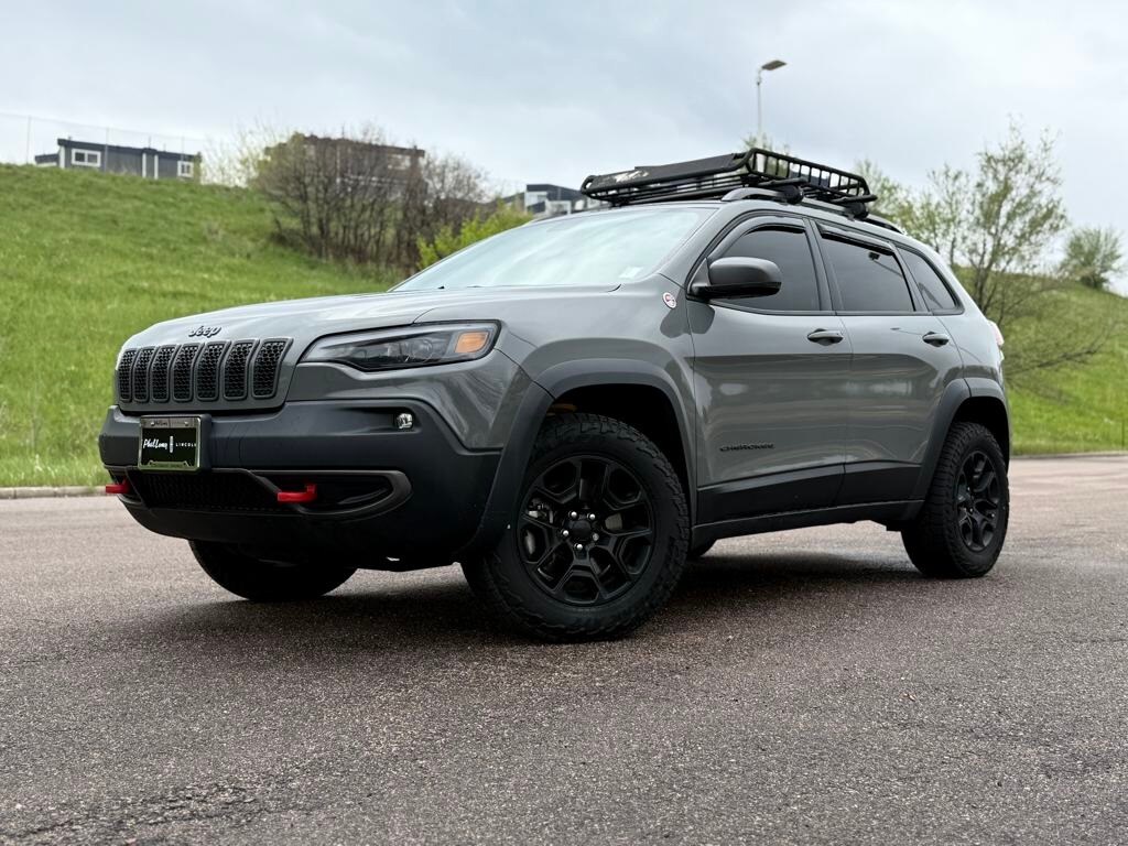 Image 3 of 2019 Jeep Cherokee Trailhawk 4x4 SUV