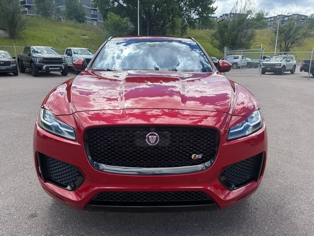 2019 Jaguar F-PACE S photo 2