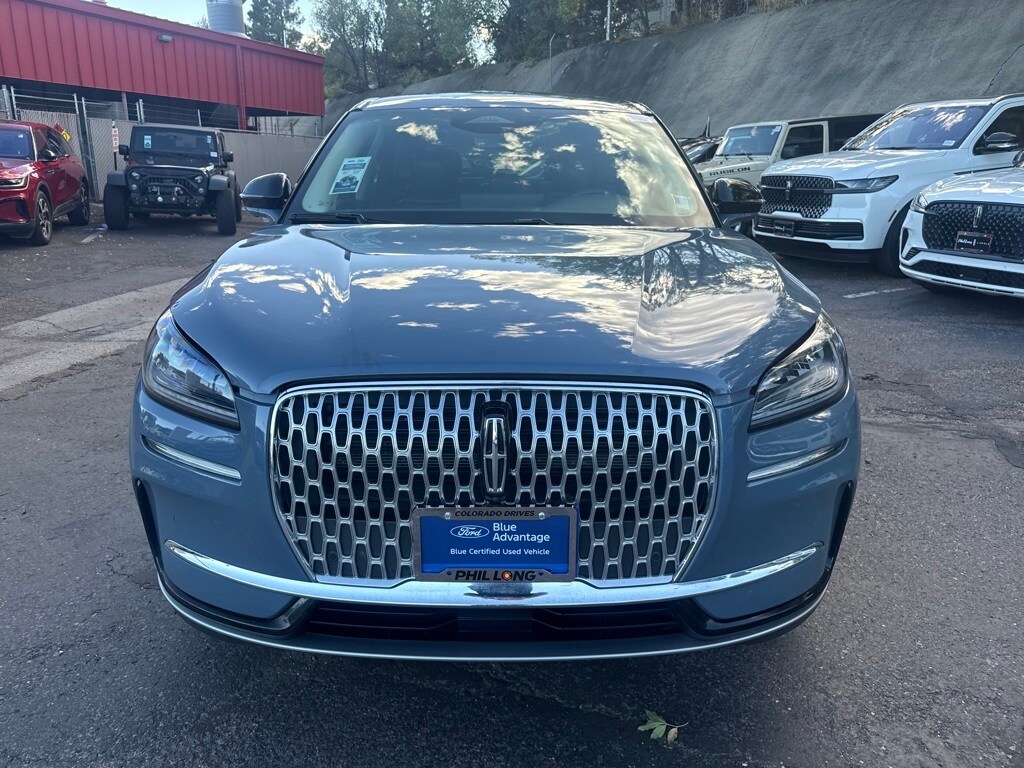2023 Lincoln Corsair Standard photo 3