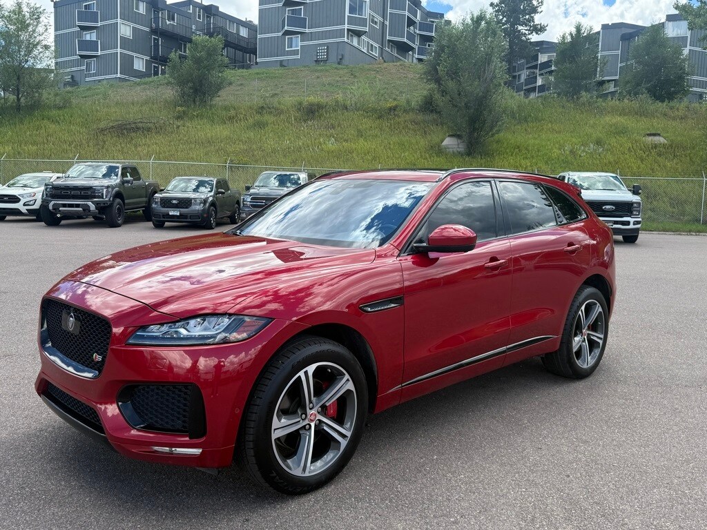 2019 Jaguar F-PACE S photo 3
