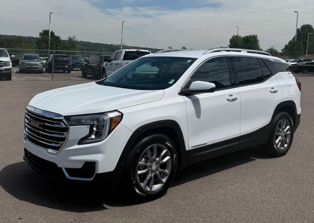 2023 Gmc Terrain SLT photo 2