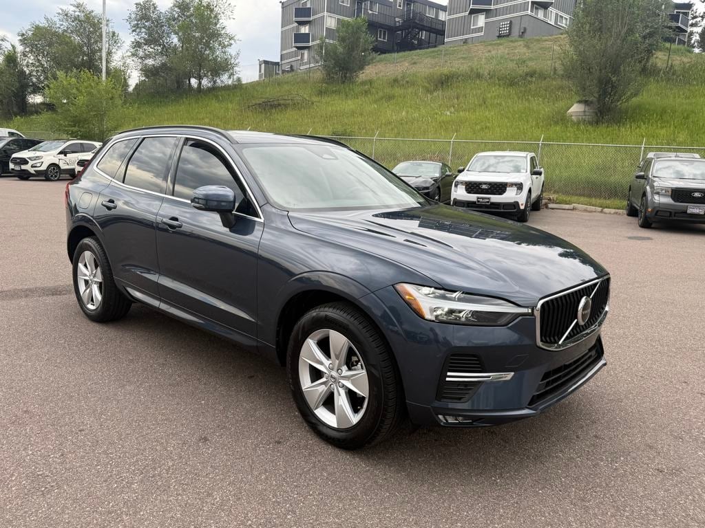 2022 Volvo XC60 B5 AWD Momentum