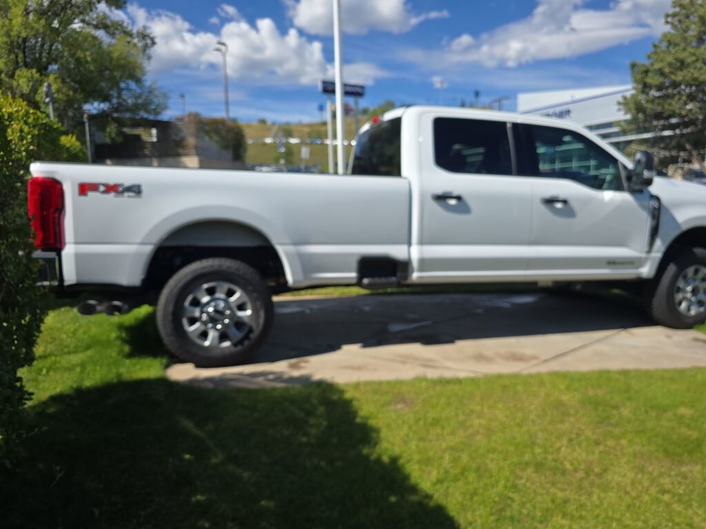 2024 Ford F-350 XLT photo 3