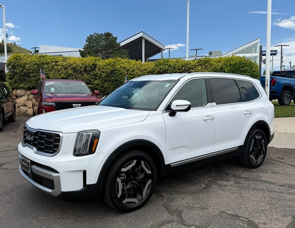 2023 Kia Telluride S photo 3