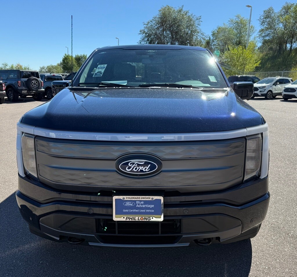 2024 Ford F-150 Lightning Lariat photo 2