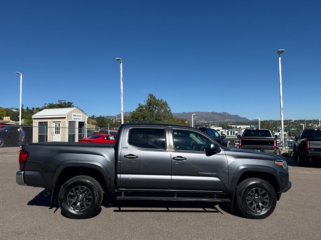 2022 Toyota Tacoma SR5 photo 4