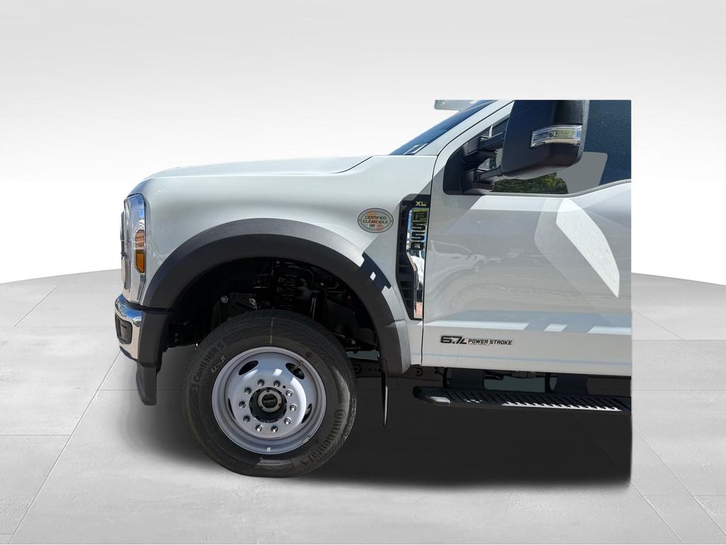 2025 Ford F-550 Super Duty Chassis Cab XL - Photo 35
