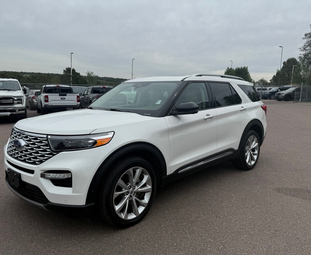 2021 Ford Explorer Platinum photo 3