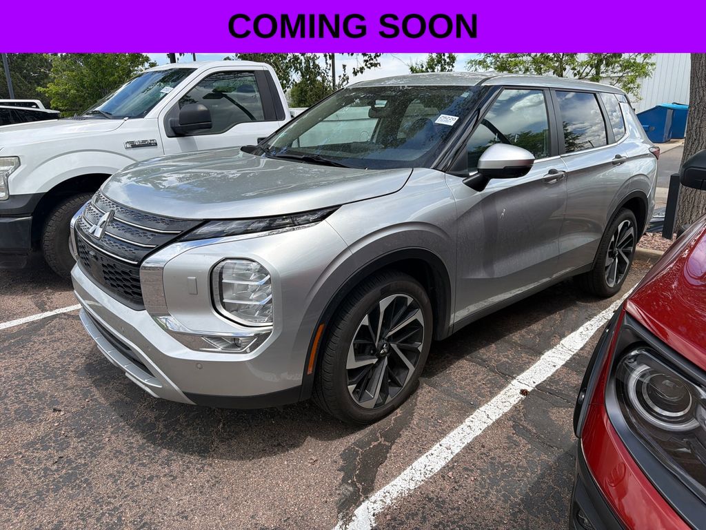 2024 Mitsubishi Outlander's photo