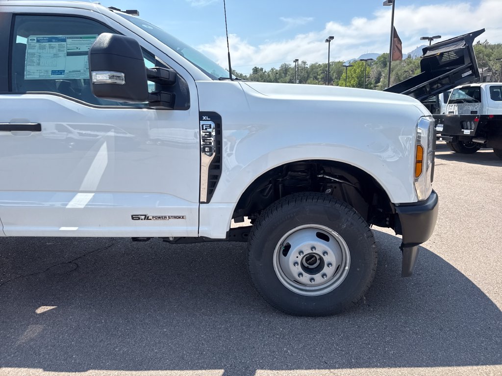 2026 Ford F-350 Super Duty Chassis Cab XL - Photo 23