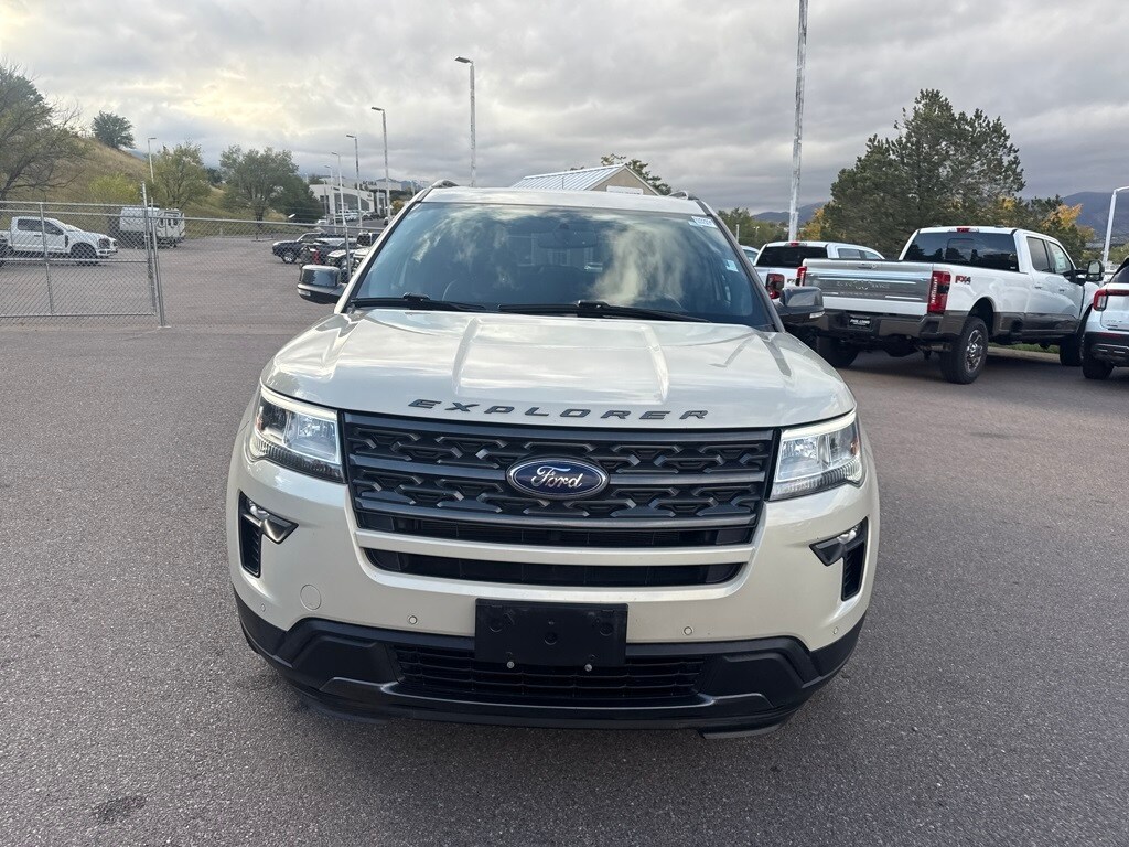 2018 Ford Explorer XLT photo 3