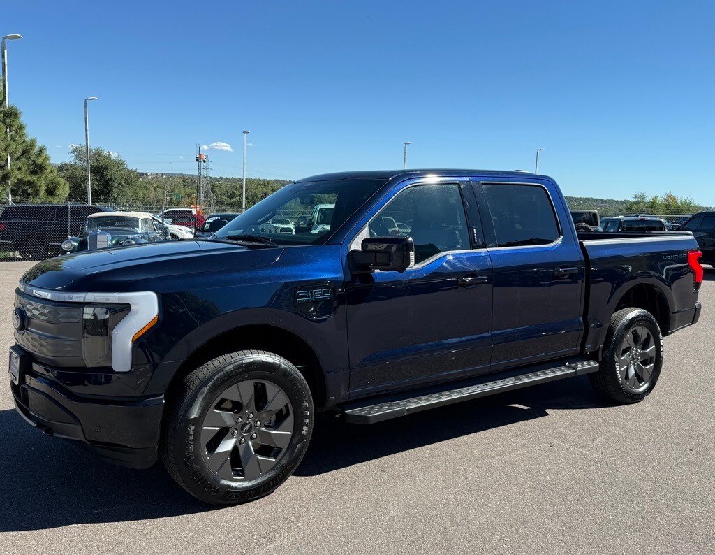 2024 Ford F-150 Lightning Lariat photo 3