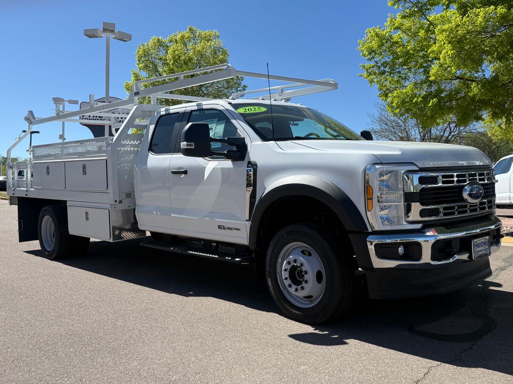 2025 Ford F-550 Super Duty Chassis Cab