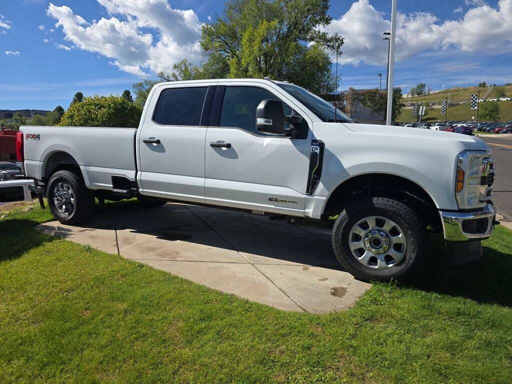 2024 Ford F-350 XLT photo 2