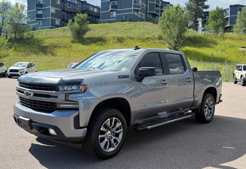 2020 Chevrolet Silverado 1500 RST photo 3