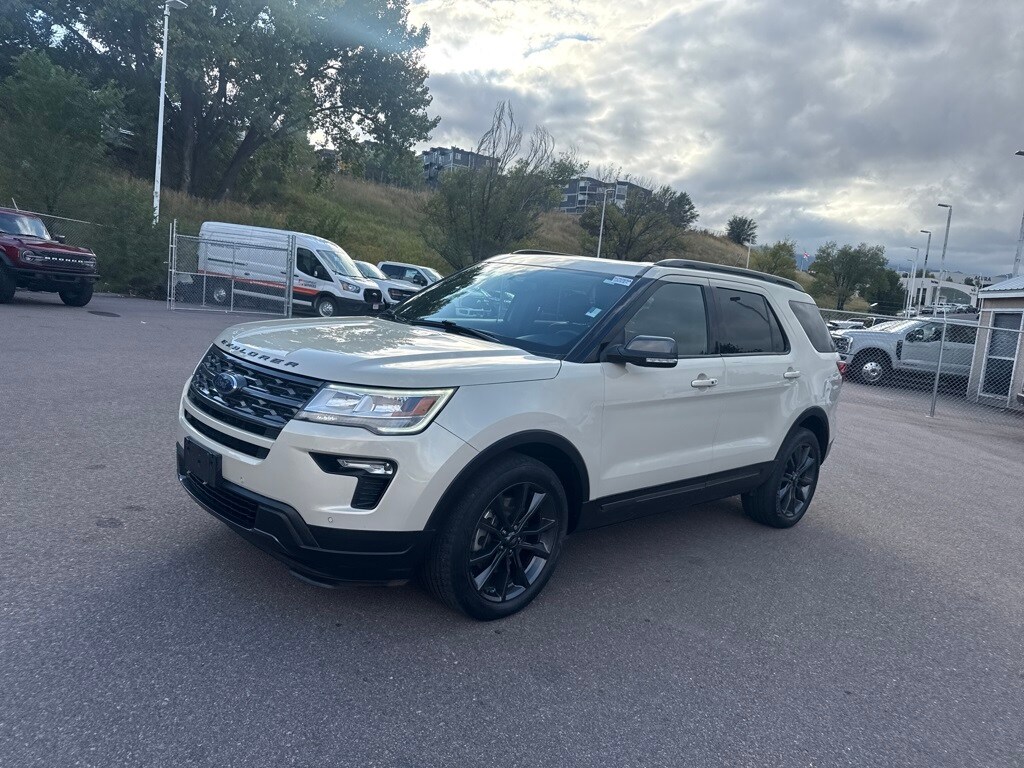 2018 Ford Explorer XLT photo 2