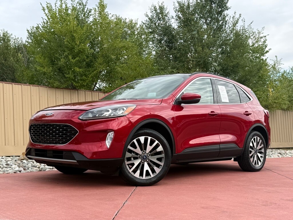 2020 Ford Escape Titanium photo 3
