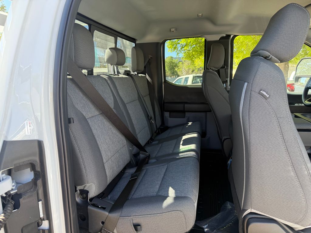 2025 Ford F-550 Super Duty Chassis Cab XL - Photo 29
