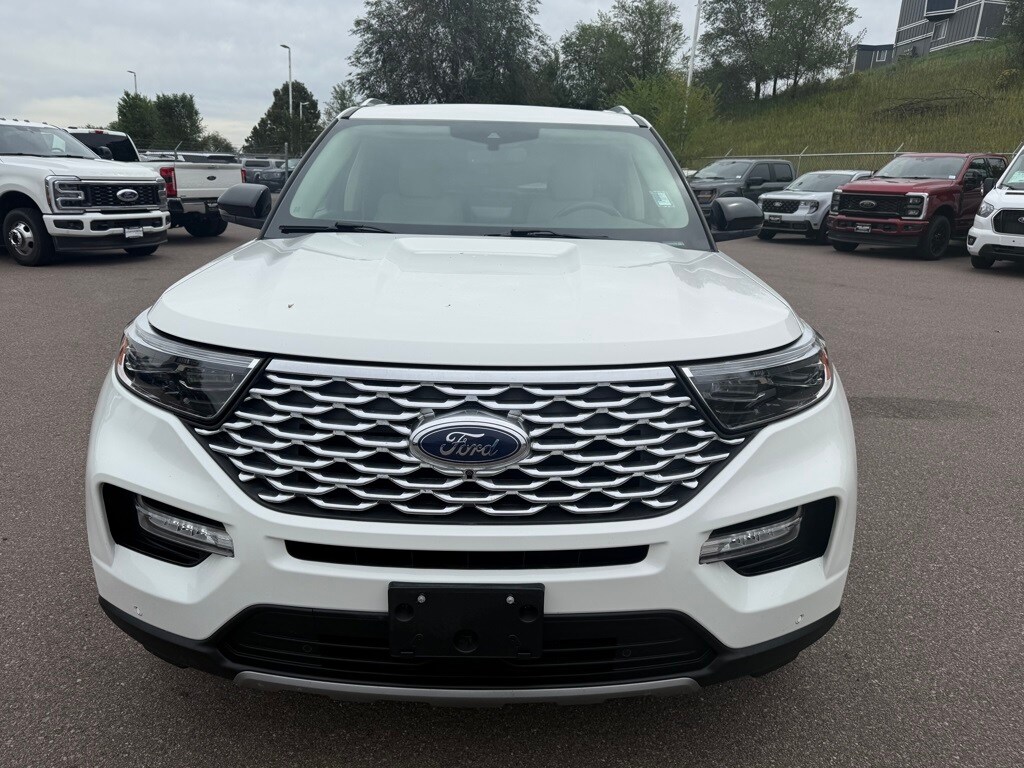 2021 Ford Explorer Platinum photo 2