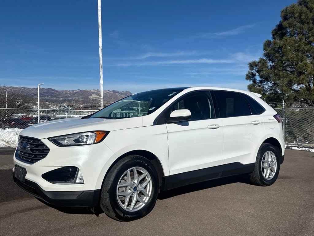 2022 Ford Edge SEL photo 4