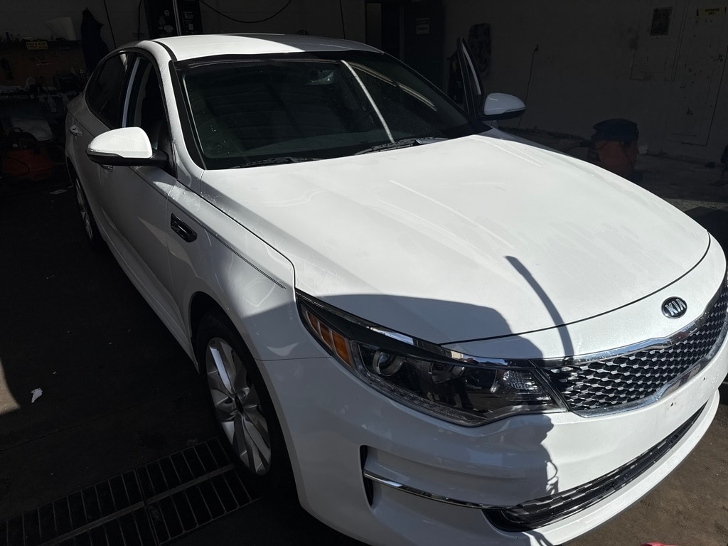 2018 Kia Optima EX's photo