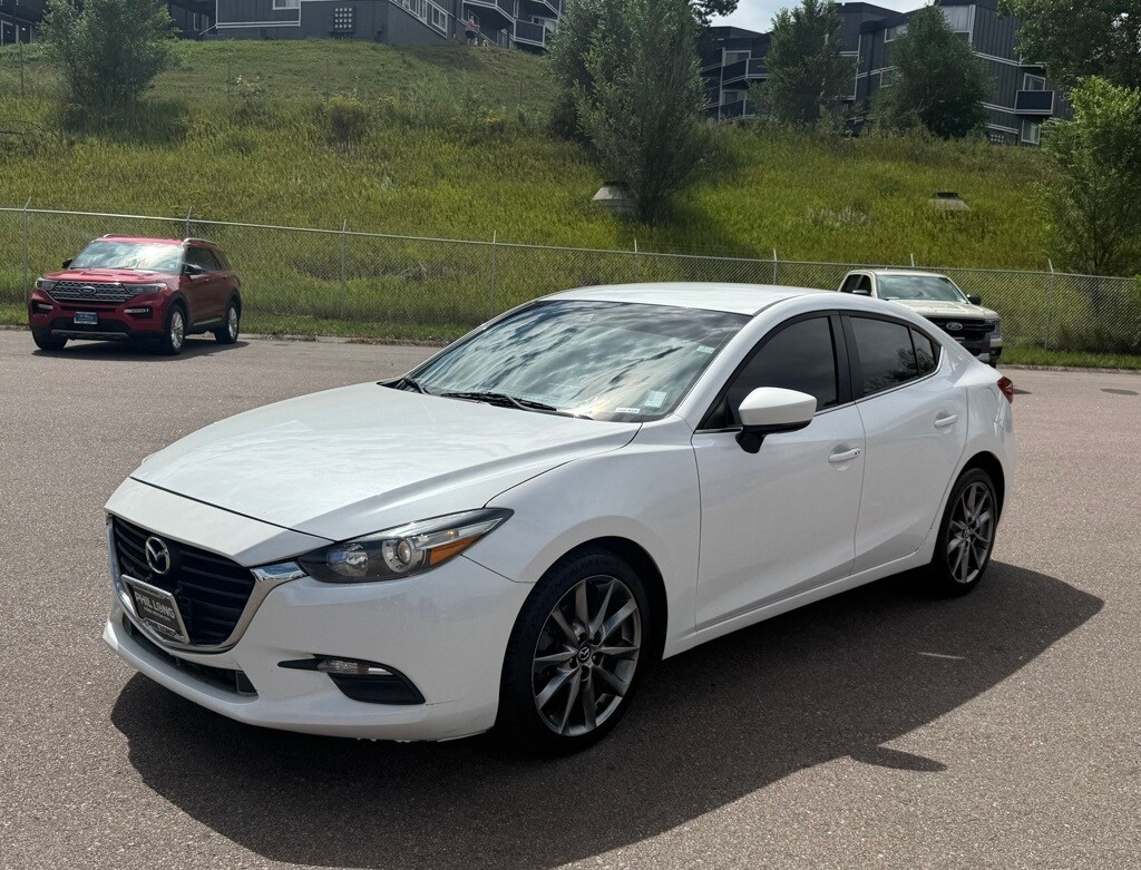 2018 Mazda Mazda3 Touring photo 3
