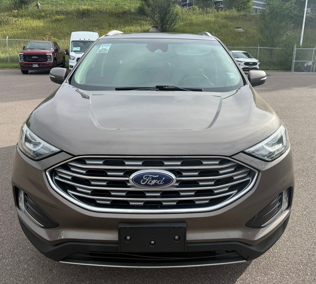 2019 Ford Edge SEL photo 2