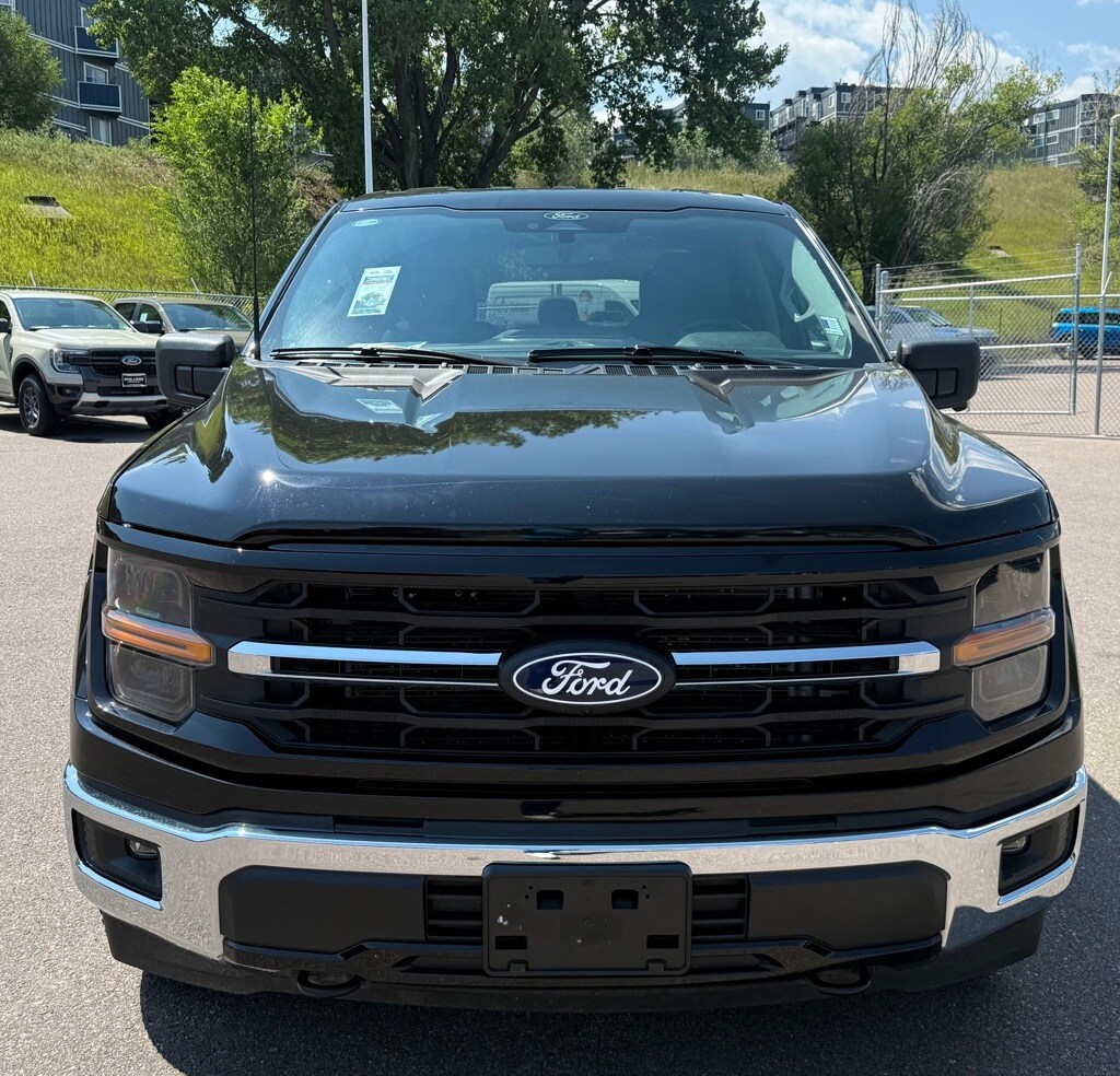 2024 Ford F-150 XLT photo 2