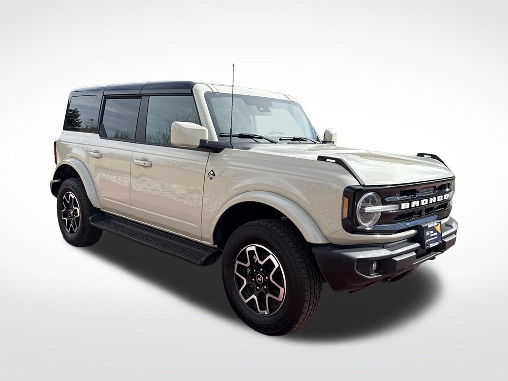 2025 Ford Bronco Outer Banks 4x4's photo